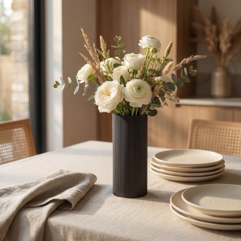 Lined Collection: Vase, Übertopf oder Tablett — welches Objekt für welchen Raum?