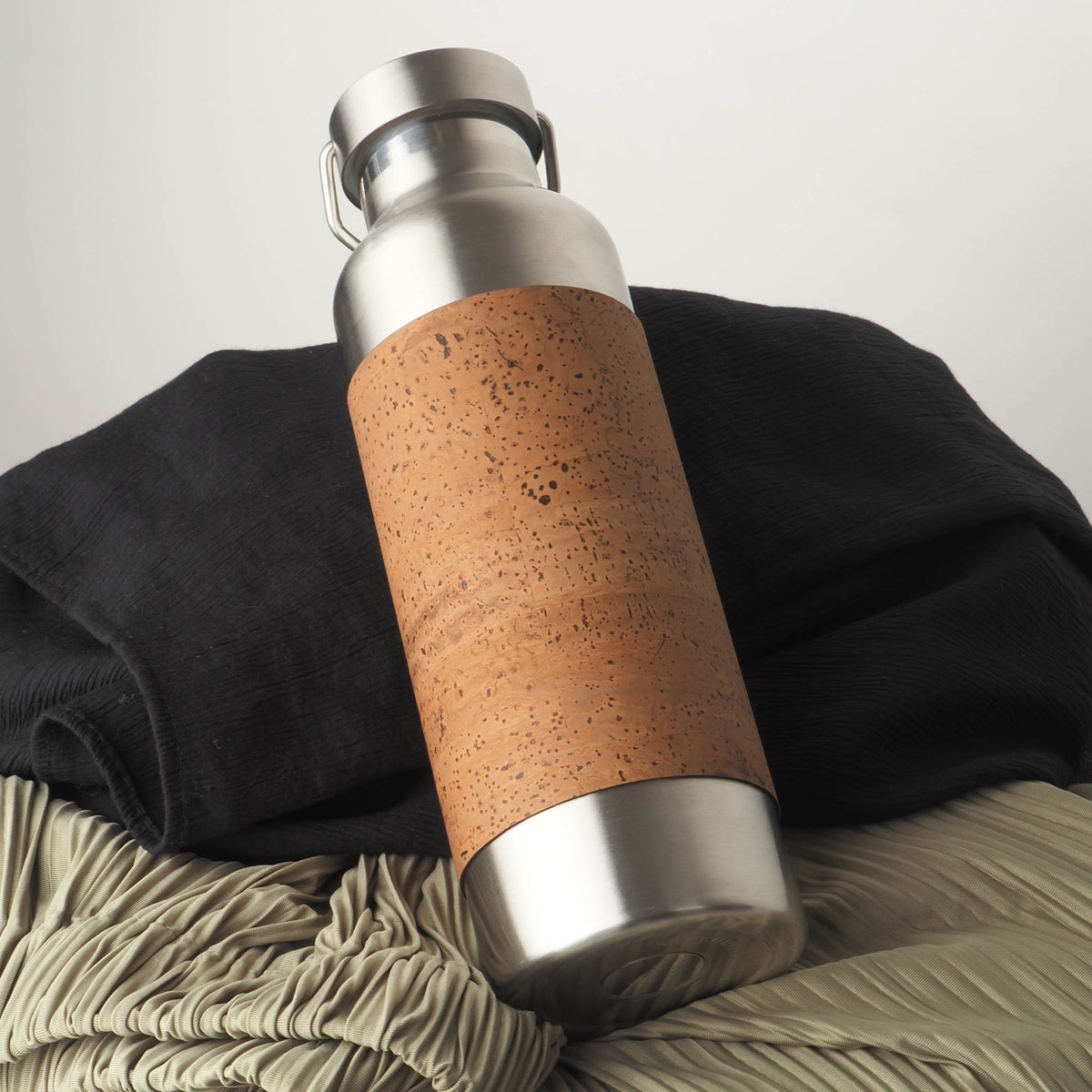 Edelstahl Trinkflasche 750ml mit Korksleeve
